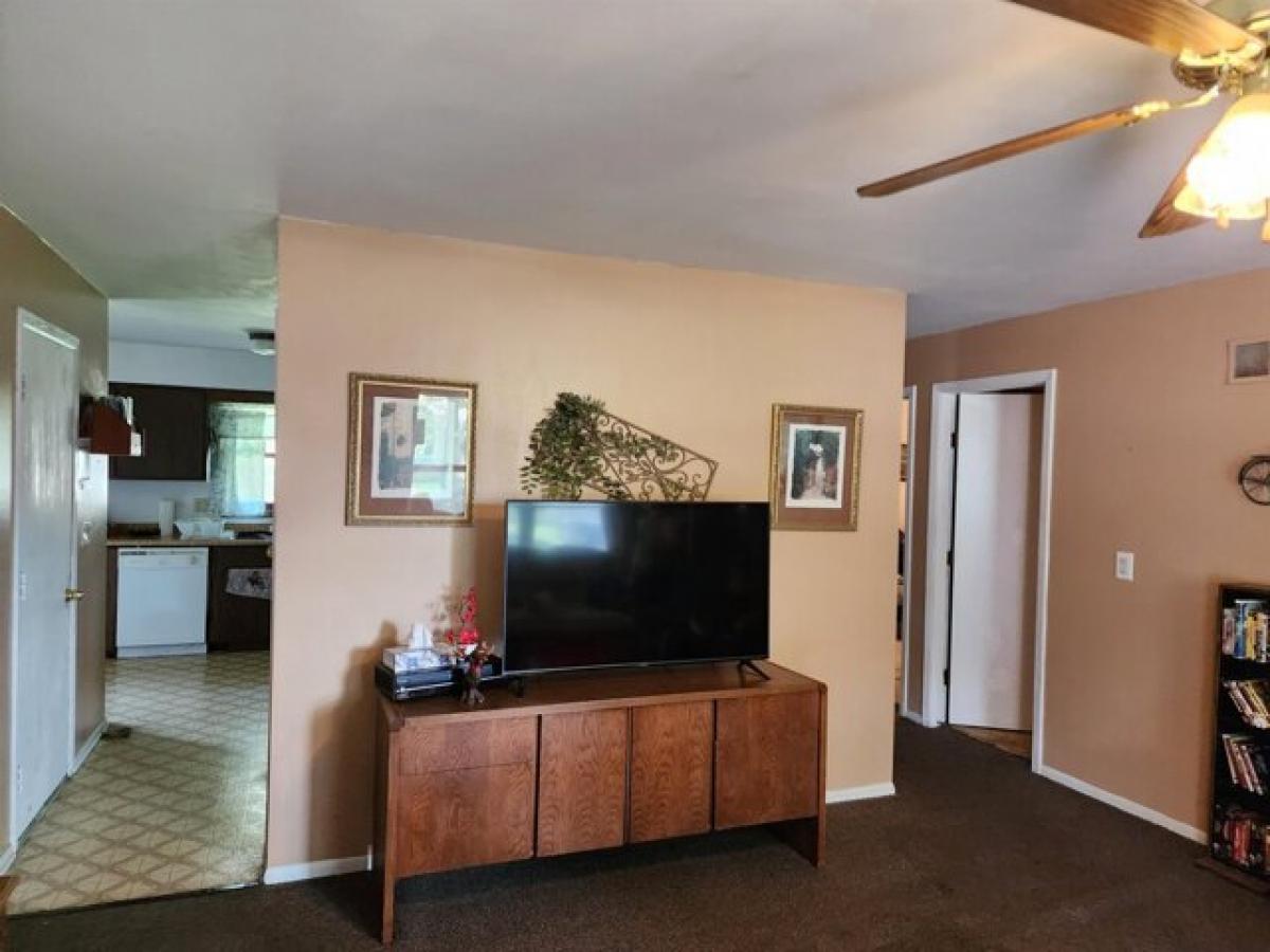 Picture of Home For Sale in Janesville, Wisconsin, United States