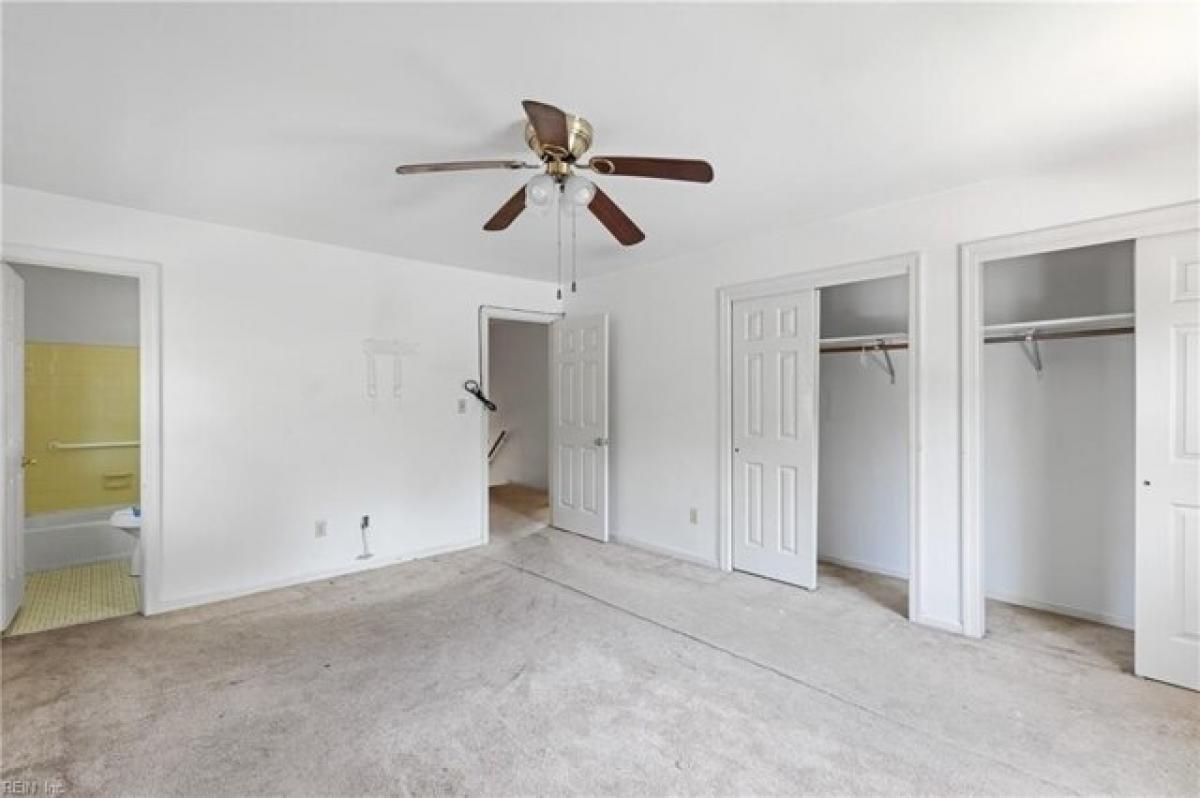 Picture of Home For Sale in Hampton, Virginia, United States