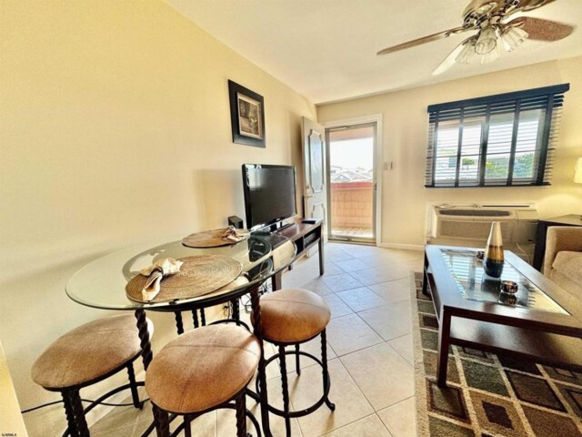 Picture of Home For Sale in Brigantine, New Jersey, United States