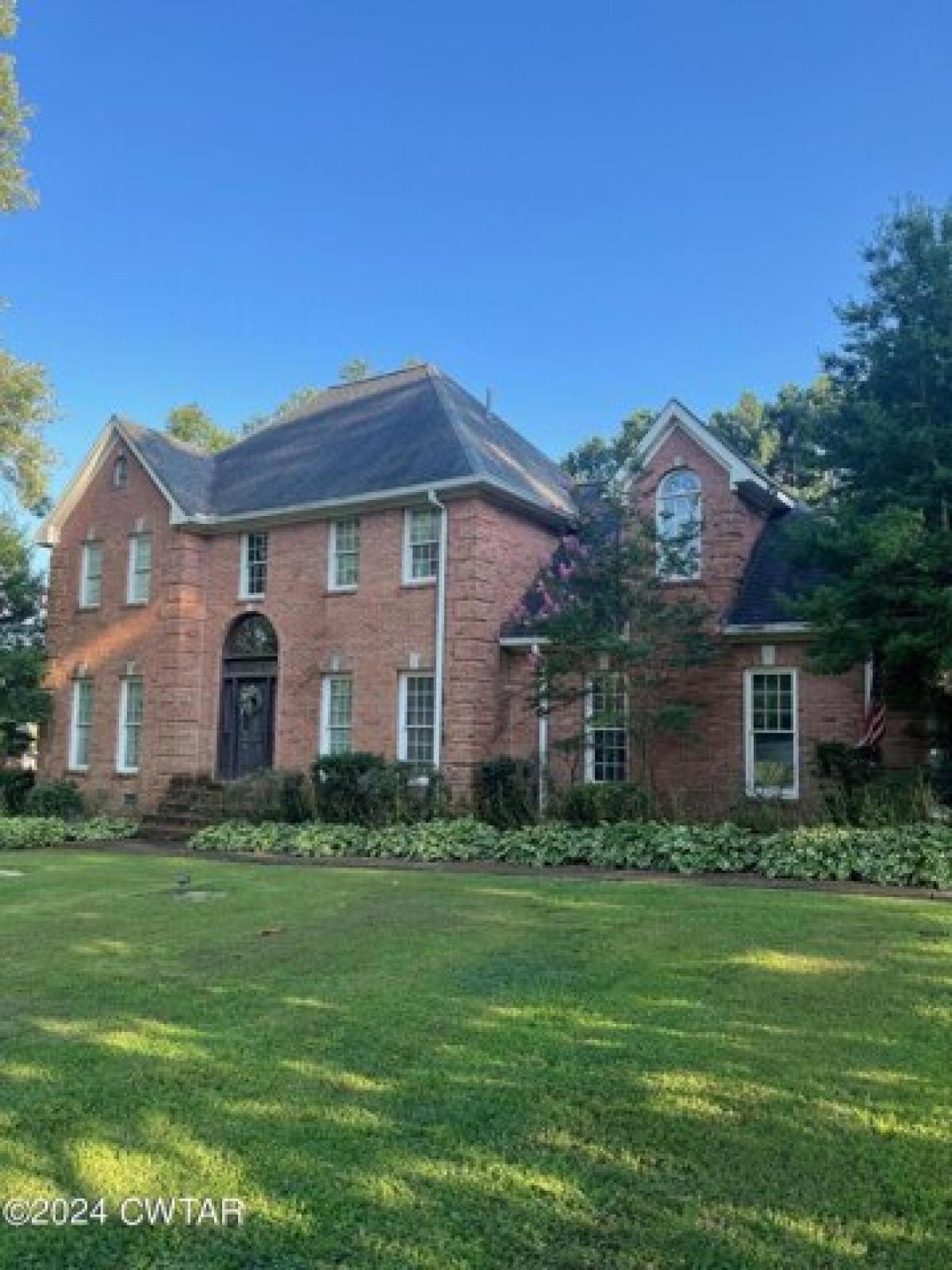 Picture of Home For Sale in Jackson, Tennessee, United States