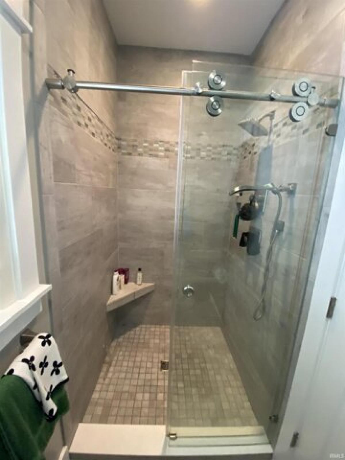 Picture of Home For Sale in Bloomington, Indiana, United States