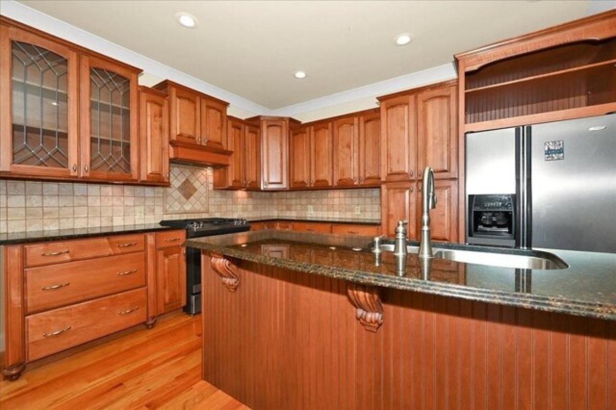 Picture of Home For Sale in Cullman, Alabama, United States