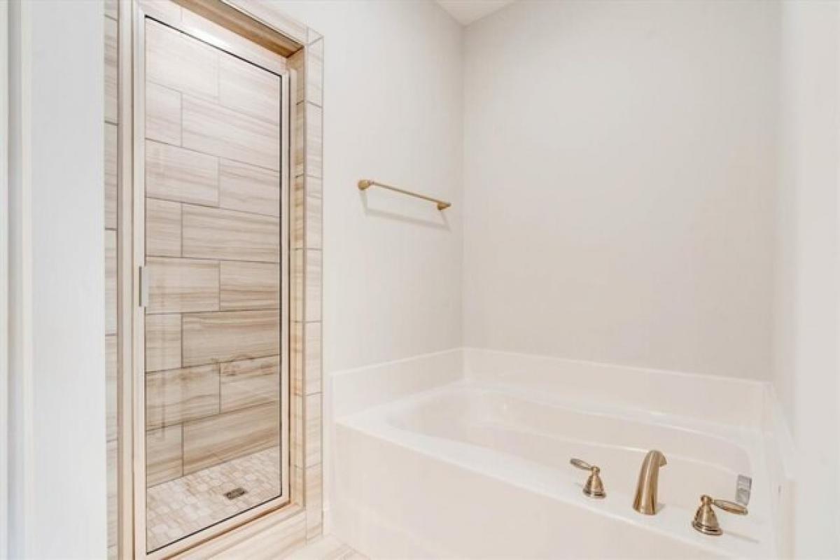 Picture of Home For Sale in Seneca, South Carolina, United States