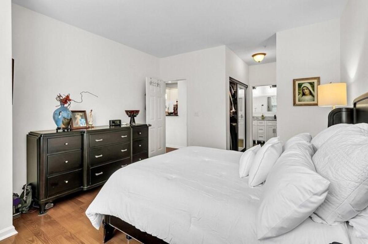 Picture of Home For Sale in Mount Pleasant, South Carolina, United States