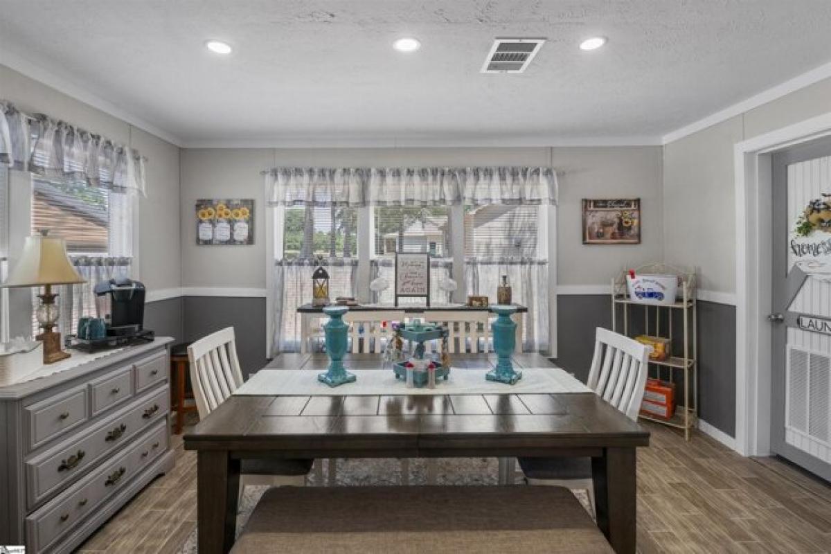 Picture of Home For Sale in Piedmont, South Carolina, United States