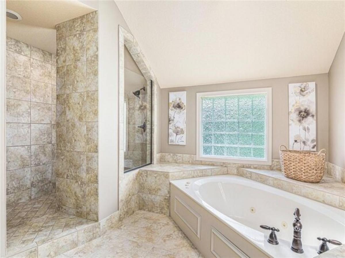 Picture of Home For Sale in Olathe, Kansas, United States