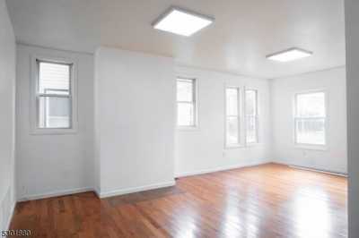 Home For Rent in Newark, New Jersey