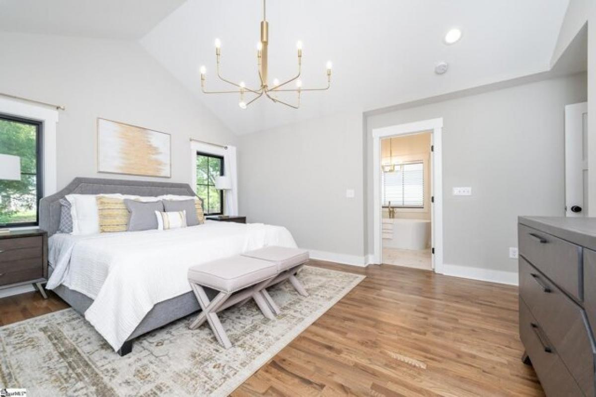 Picture of Home For Sale in Greenville, South Carolina, United States