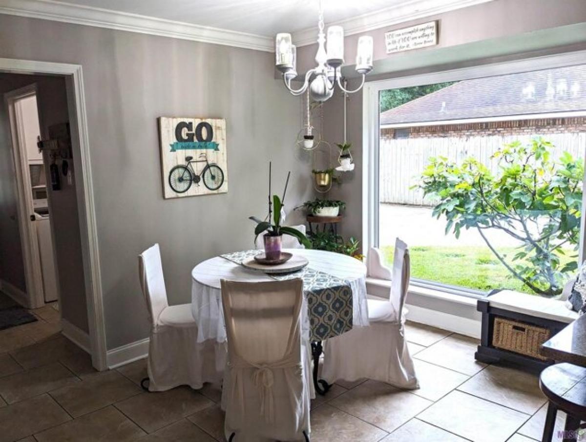 Picture of Home For Sale in Greenwell Springs, Louisiana, United States