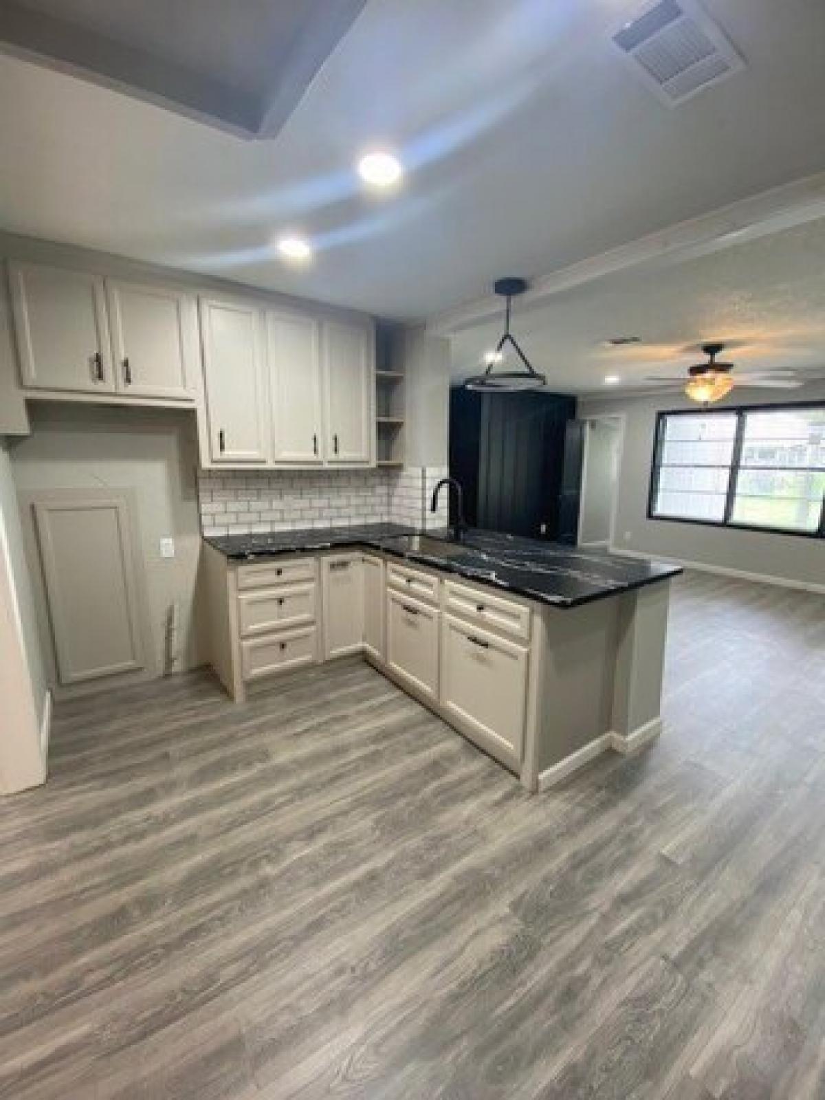 Picture of Home For Sale in Pasadena, Texas, United States