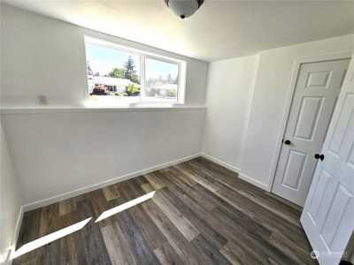 Home For Sale in Lakewood, Washington