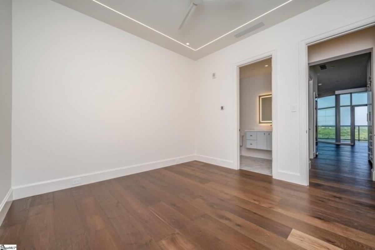 Picture of Home For Sale in Greenville, South Carolina, United States