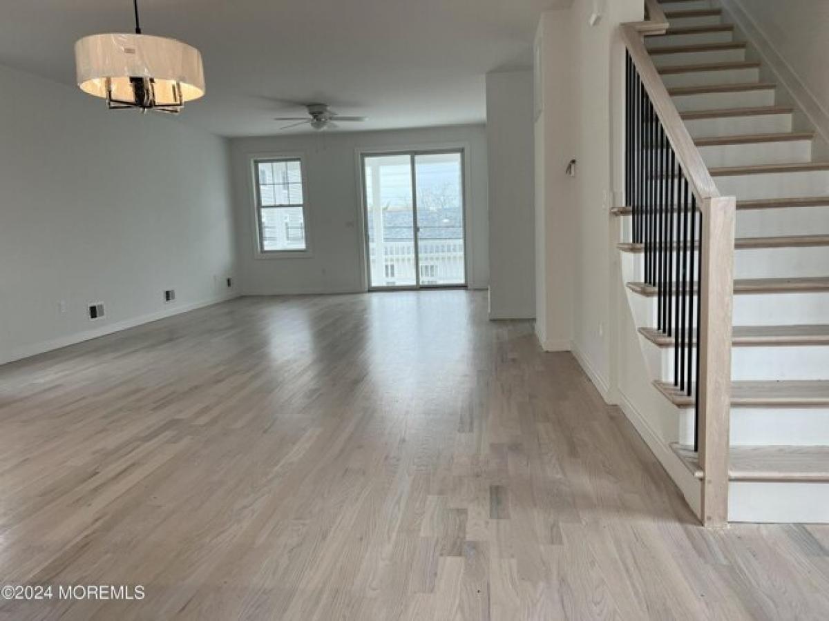 Picture of Home For Sale in Seaside Heights, New Jersey, United States