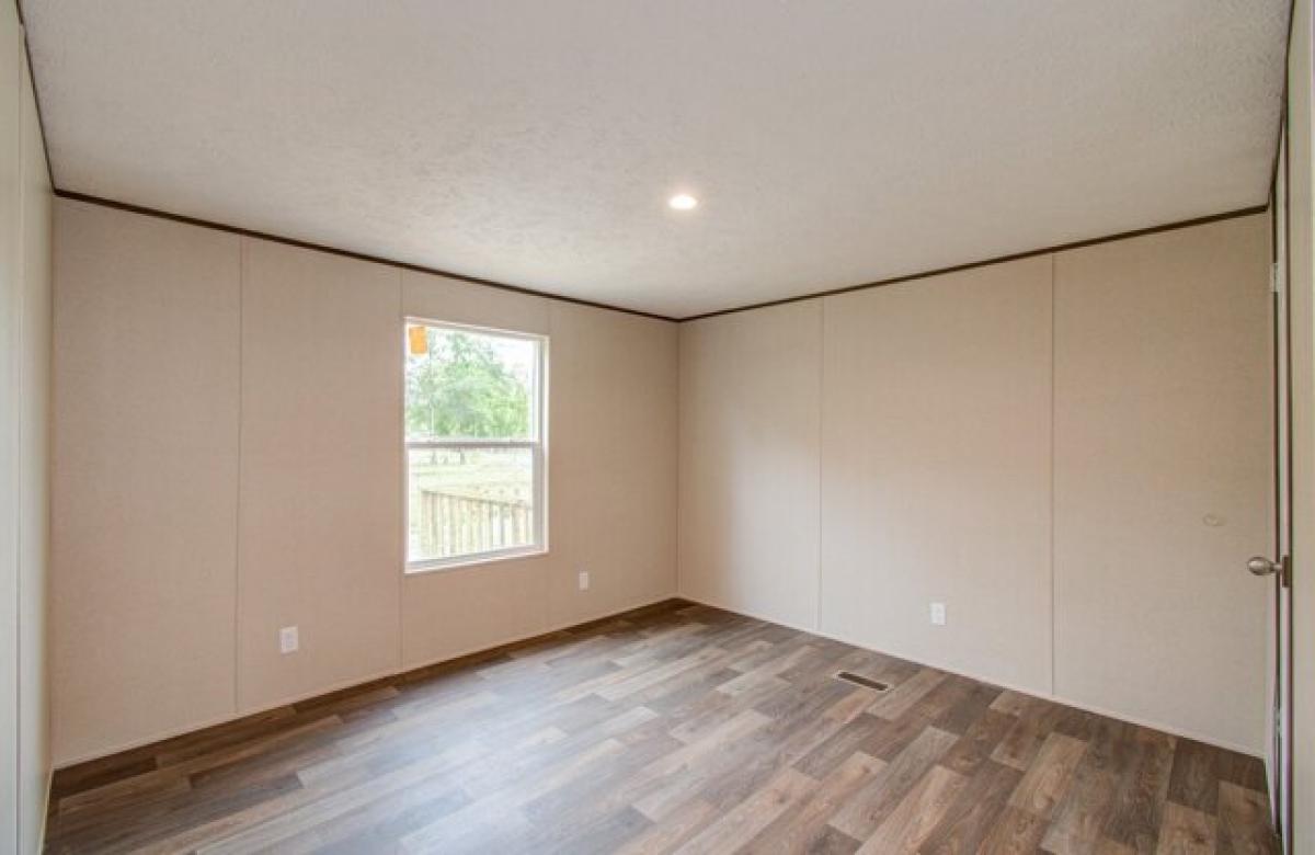 Picture of Home For Sale in Cleveland, Texas, United States