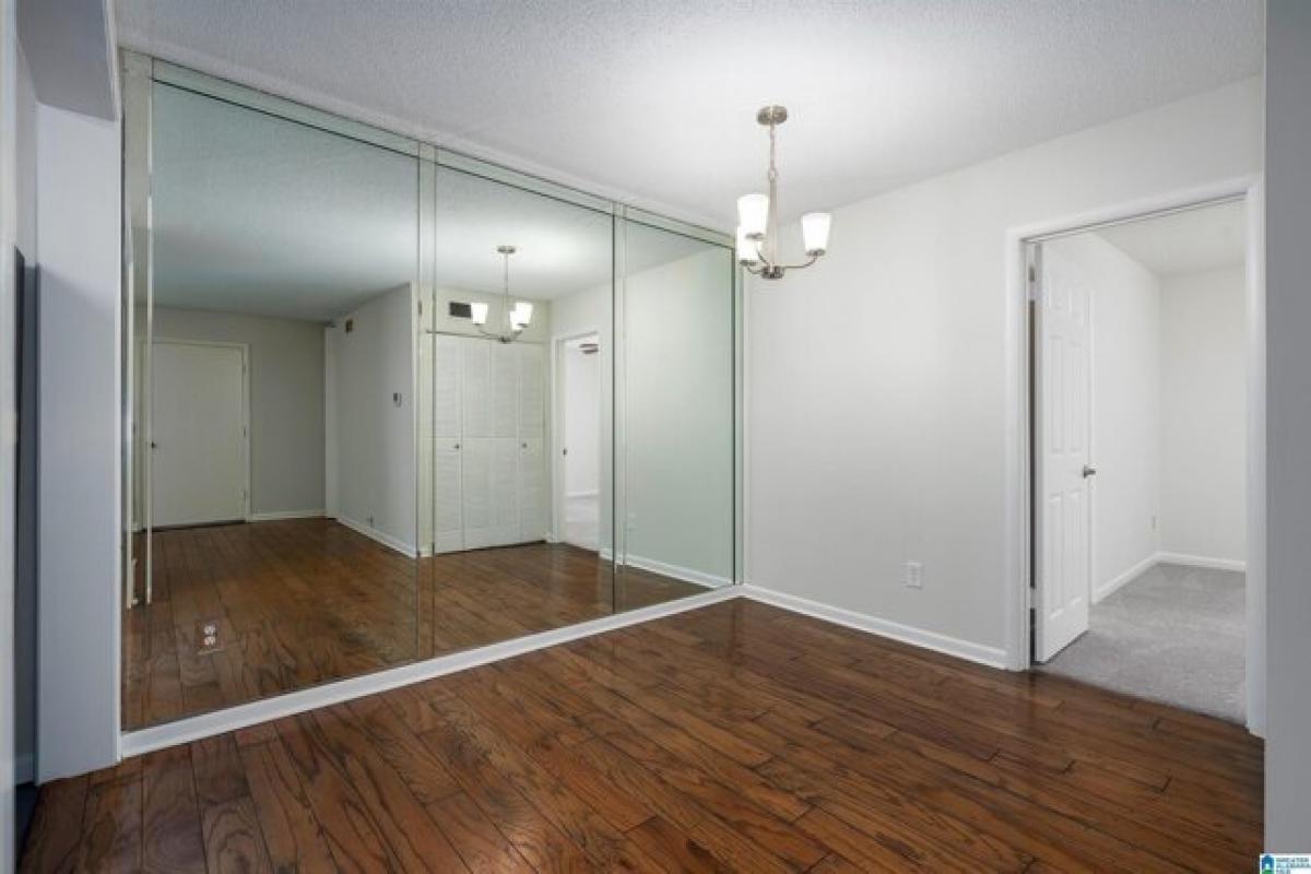 Picture of Home For Sale in Hoover, Alabama, United States