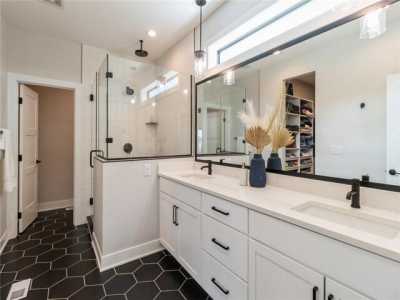 Home For Sale in Urbandale, Iowa