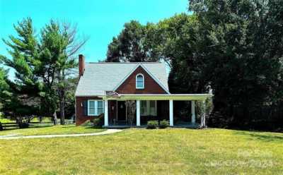 Home For Sale in Hickory, North Carolina