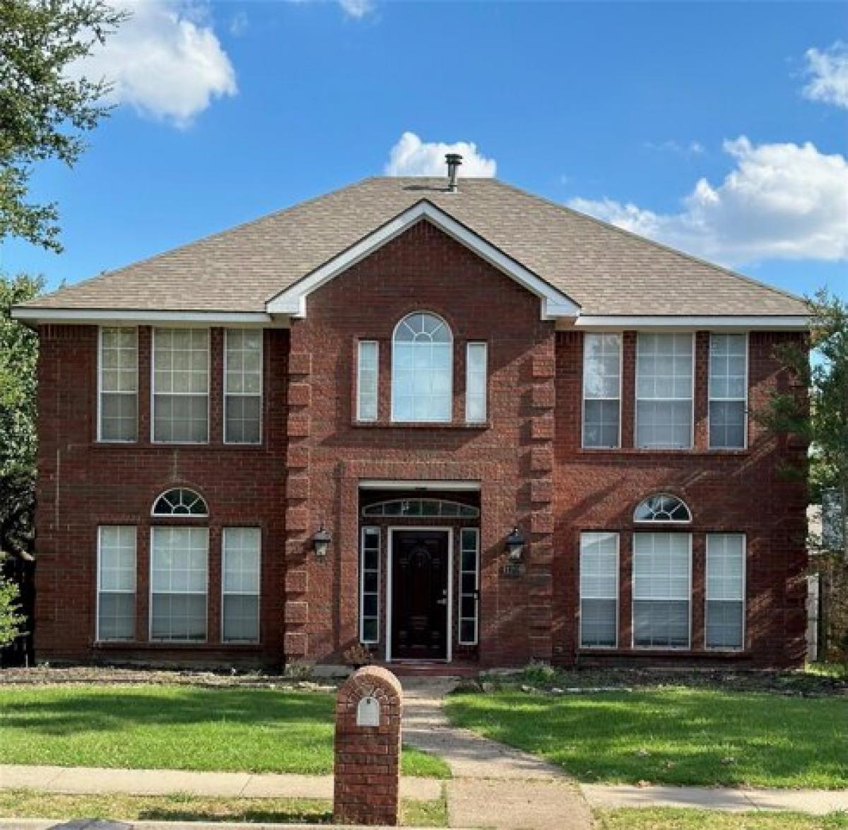 Picture of Home For Sale in Carrollton, Texas, United States
