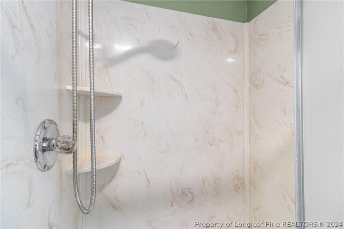 Picture of Home For Sale in Sanford, North Carolina, United States