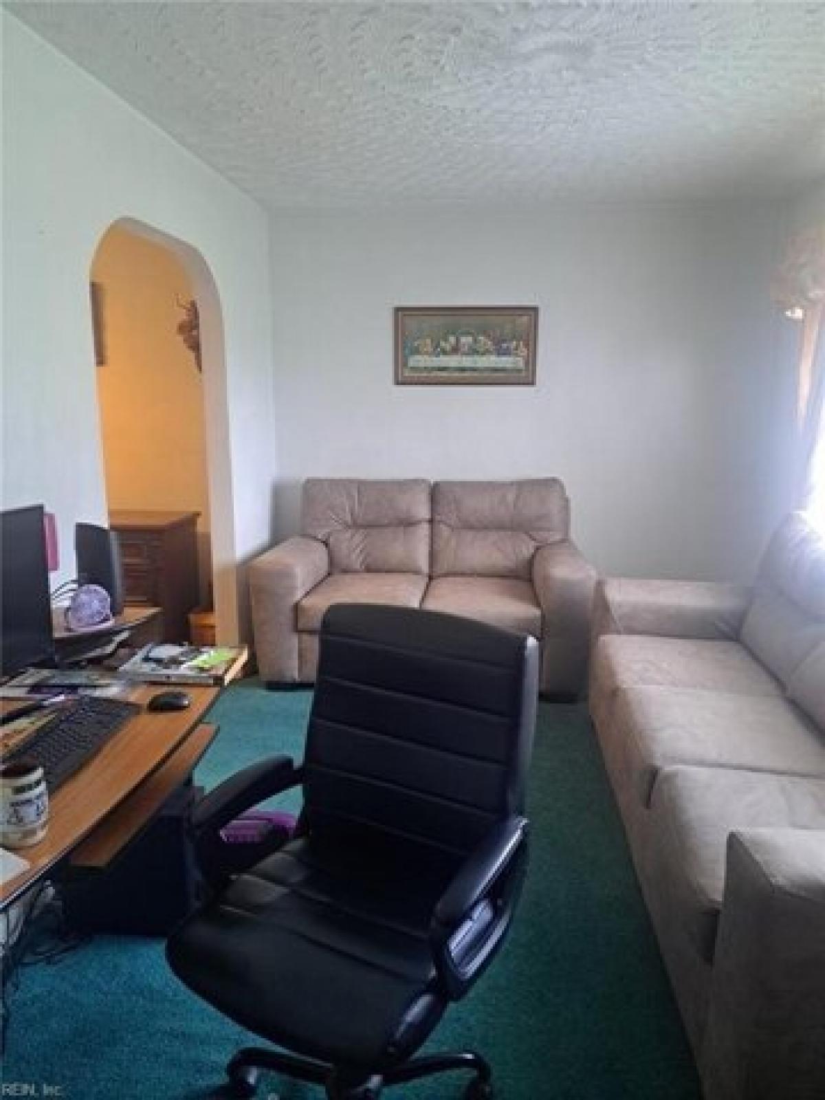 Picture of Home For Sale in Suffolk, Virginia, United States