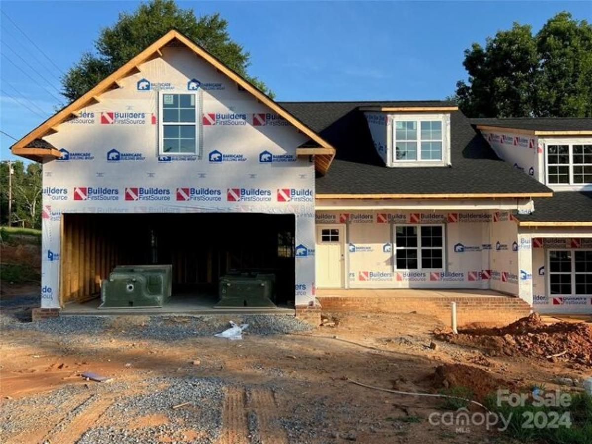 Picture of Home For Sale in Shelby, North Carolina, United States