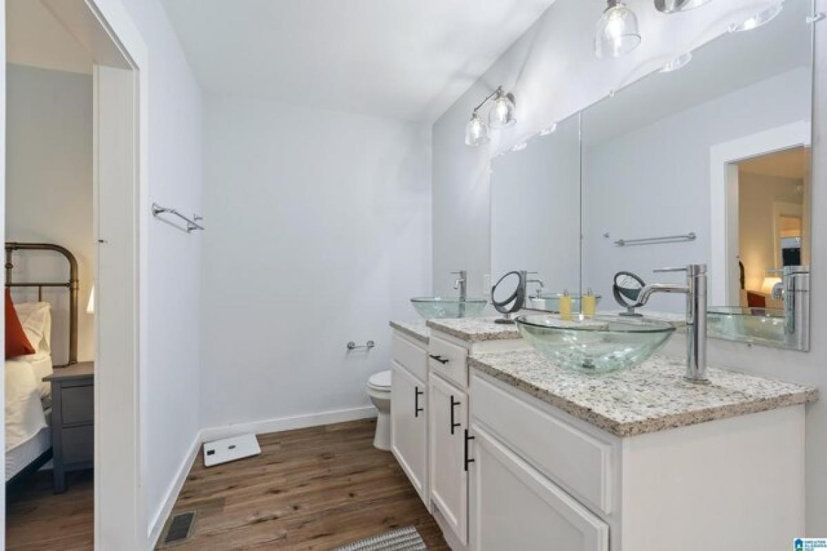 Picture of Home For Sale in Birmingham, Alabama, United States