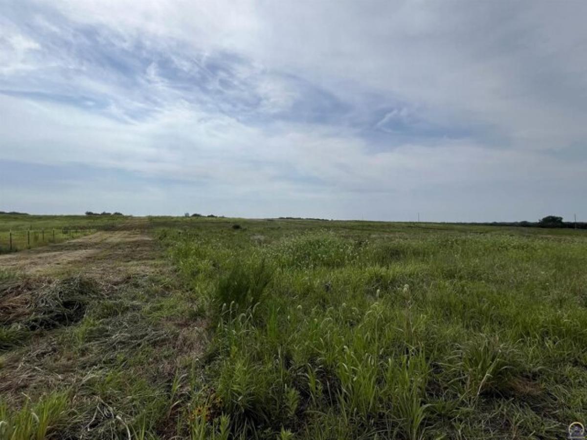 Picture of Residential Land For Sale in Berryton, Kansas, United States