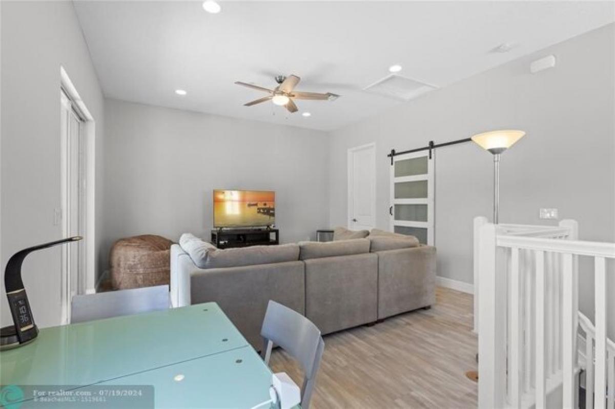 Picture of Home For Sale in Pembroke Pines, Florida, United States