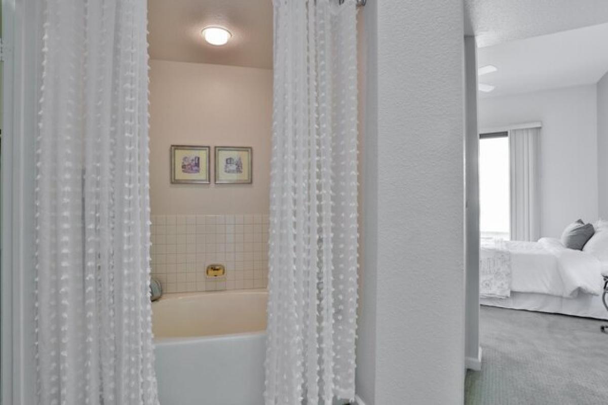 Picture of Home For Sale in Palm Desert, California, United States