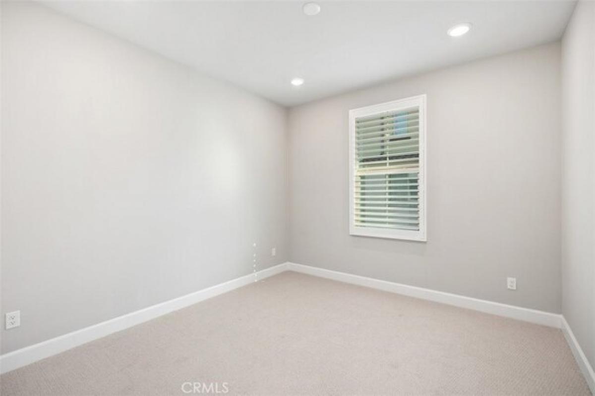 Picture of Home For Sale in Huntington Beach, California, United States