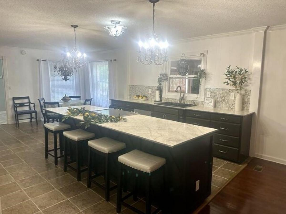 Picture of Home For Sale in Decatur, Alabama, United States