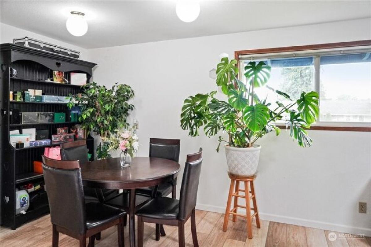 Picture of Home For Sale in Lynnwood, Washington, United States