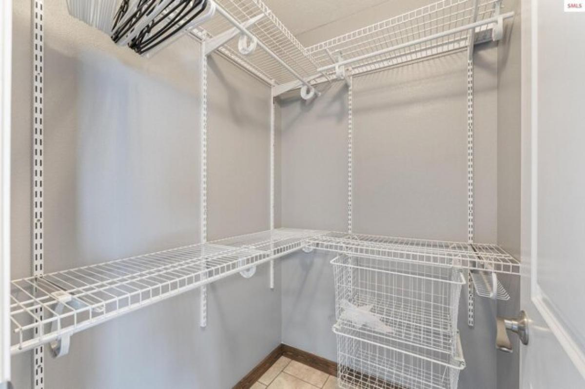 Picture of Home For Sale in Post Falls, Idaho, United States