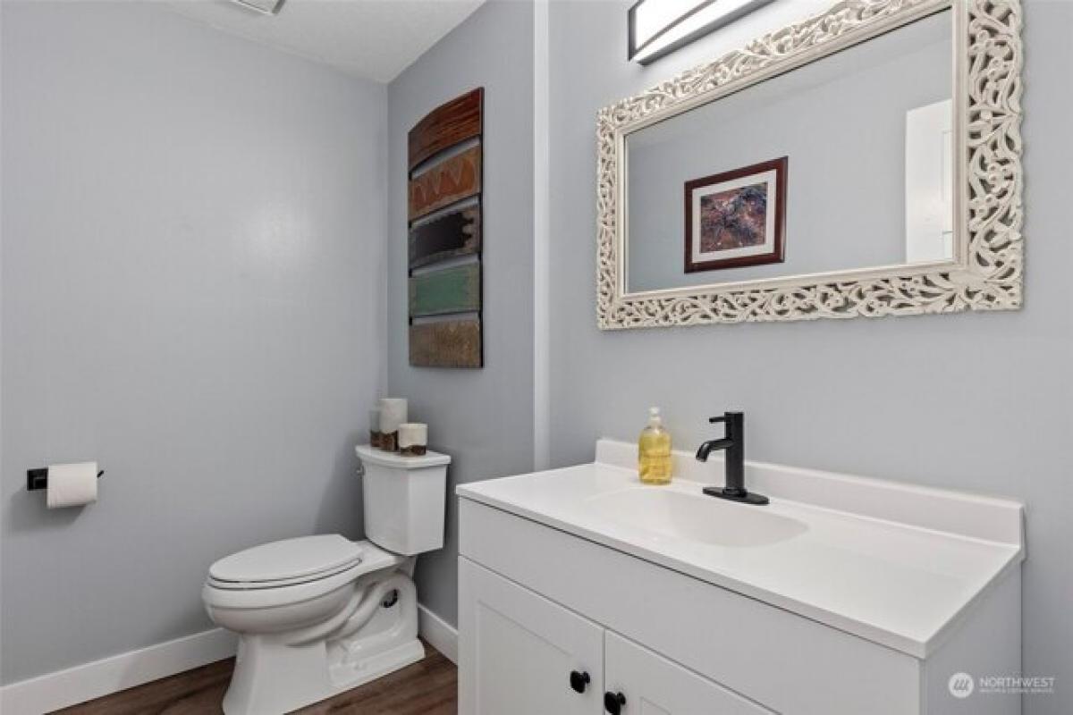 Picture of Home For Sale in Mount Vernon, Washington, United States