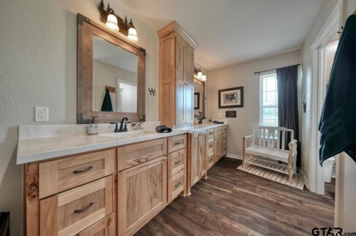 Picture of Home For Sale in Tyler, Texas, United States