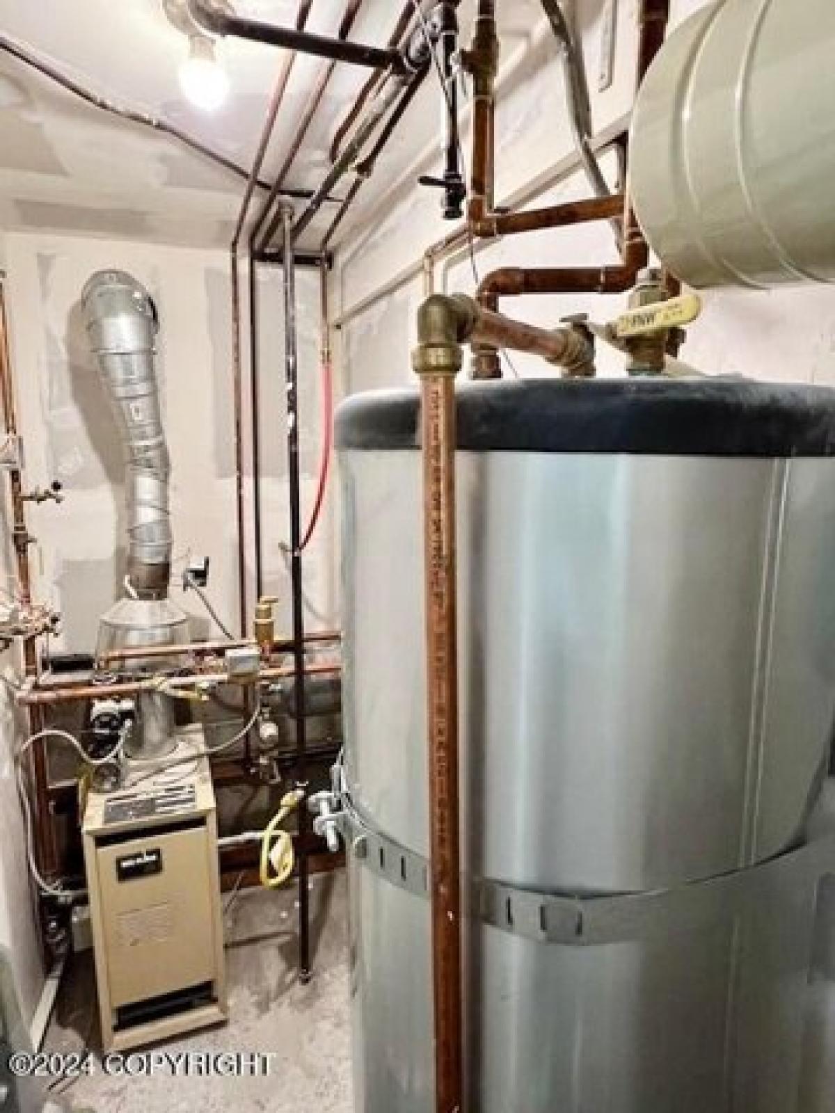 Picture of Home For Sale in Anchorage, Alaska, United States