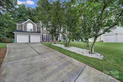 Home For Sale in Matthews, North Carolina