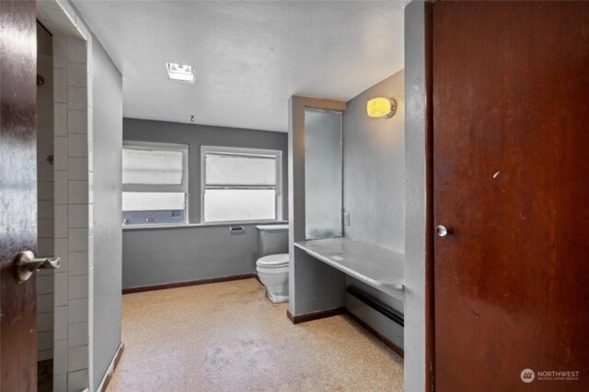 Picture of Home For Sale in Tacoma, Washington, United States