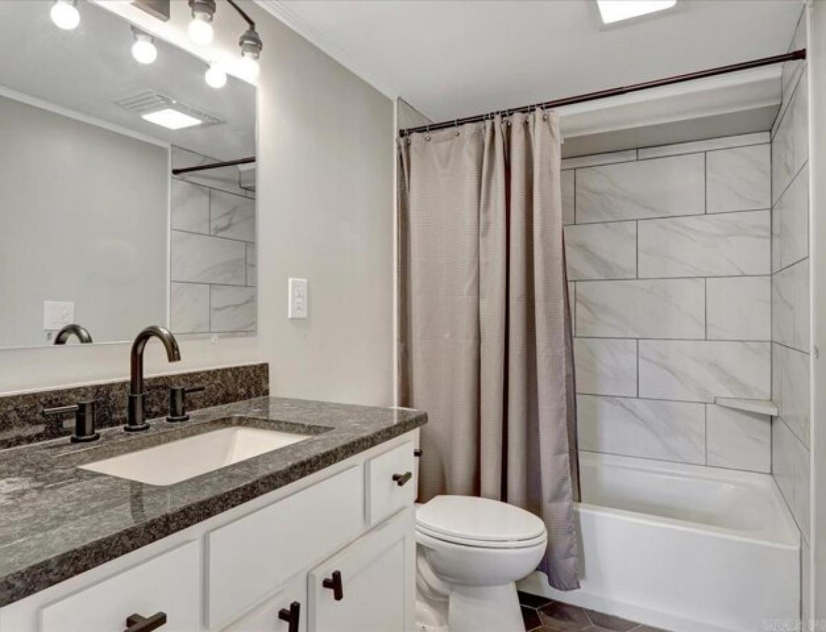 Picture of Home For Sale in Hot Springs, Arkansas, United States