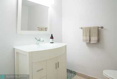 Home For Rent in Pompano Beach, Florida