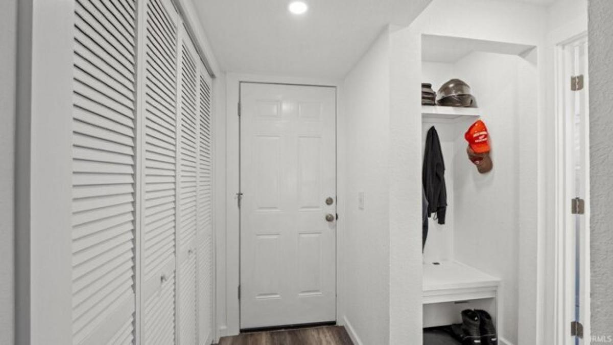 Picture of Home For Sale in Fort Wayne, Indiana, United States