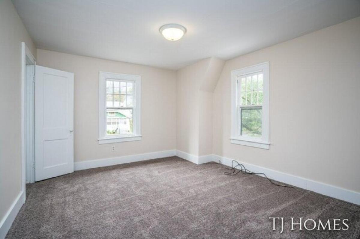 Picture of Home For Sale in Grand Rapids, Michigan, United States