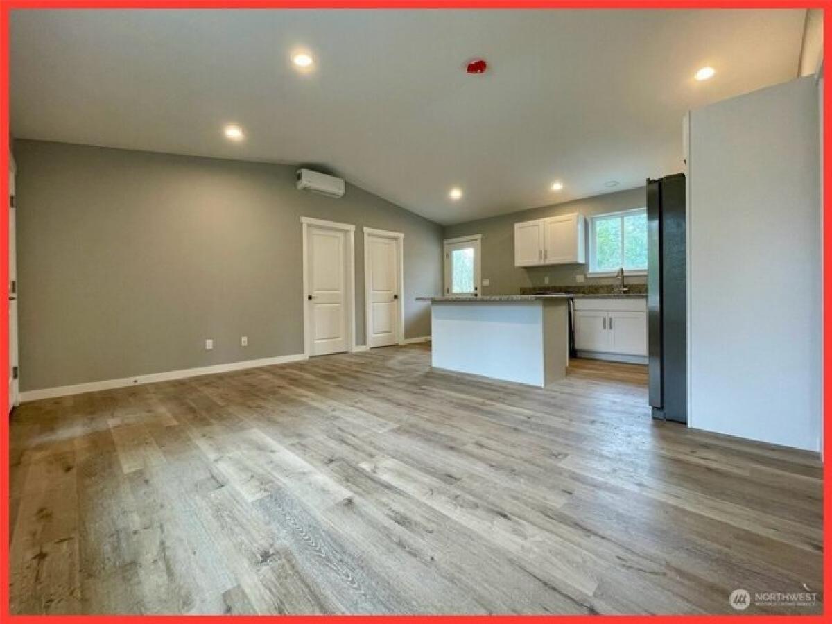 Picture of Home For Sale in Ocean Shores, Washington, United States