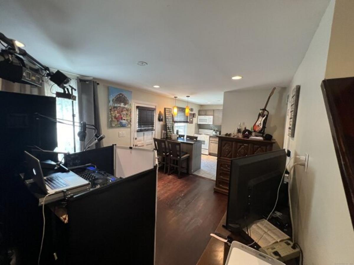 Picture of Home For Rent in Bridgeport, Connecticut, United States