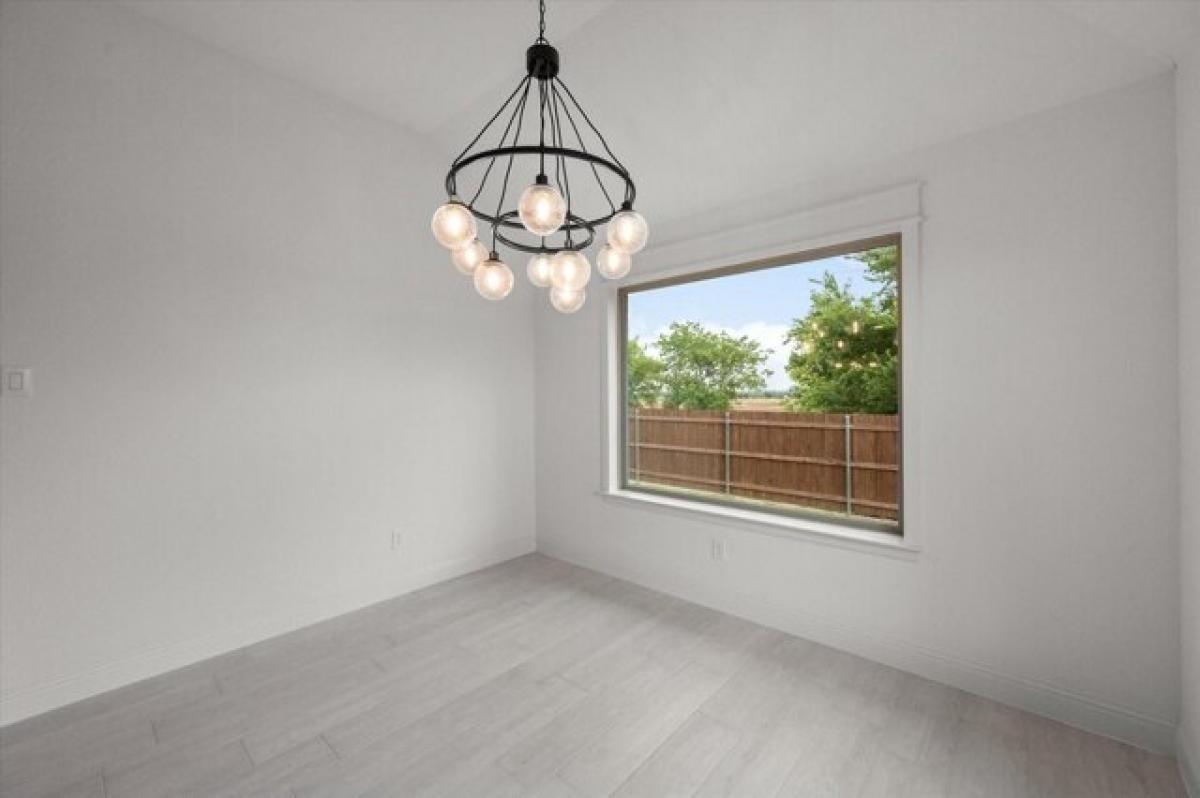 Picture of Home For Sale in Godley, Texas, United States