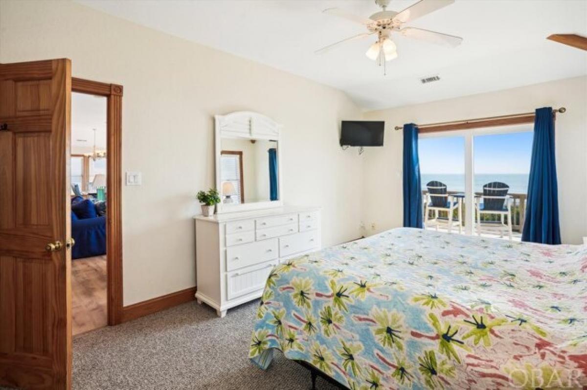 Picture of Home For Sale in Corolla, North Carolina, United States