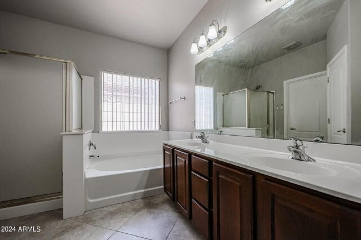 Picture of Home For Sale in Surprise, Arizona, United States