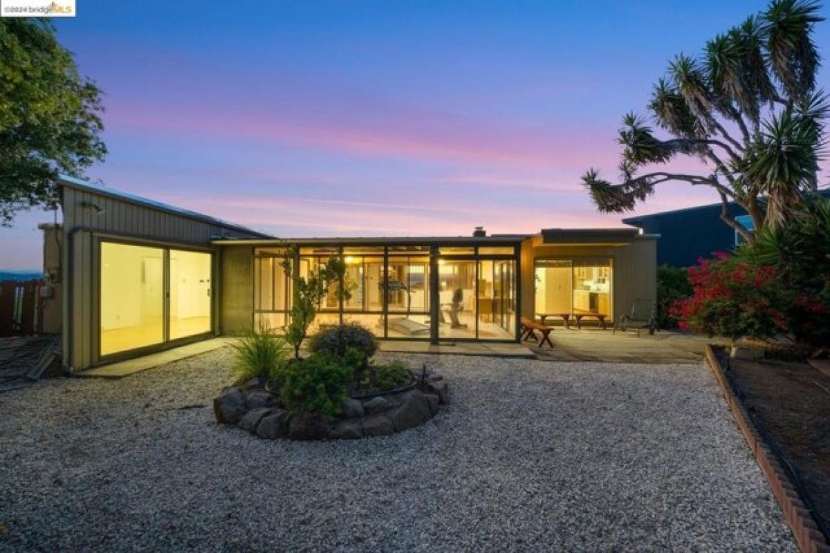 Picture of Home For Sale in Richmond, California, United States