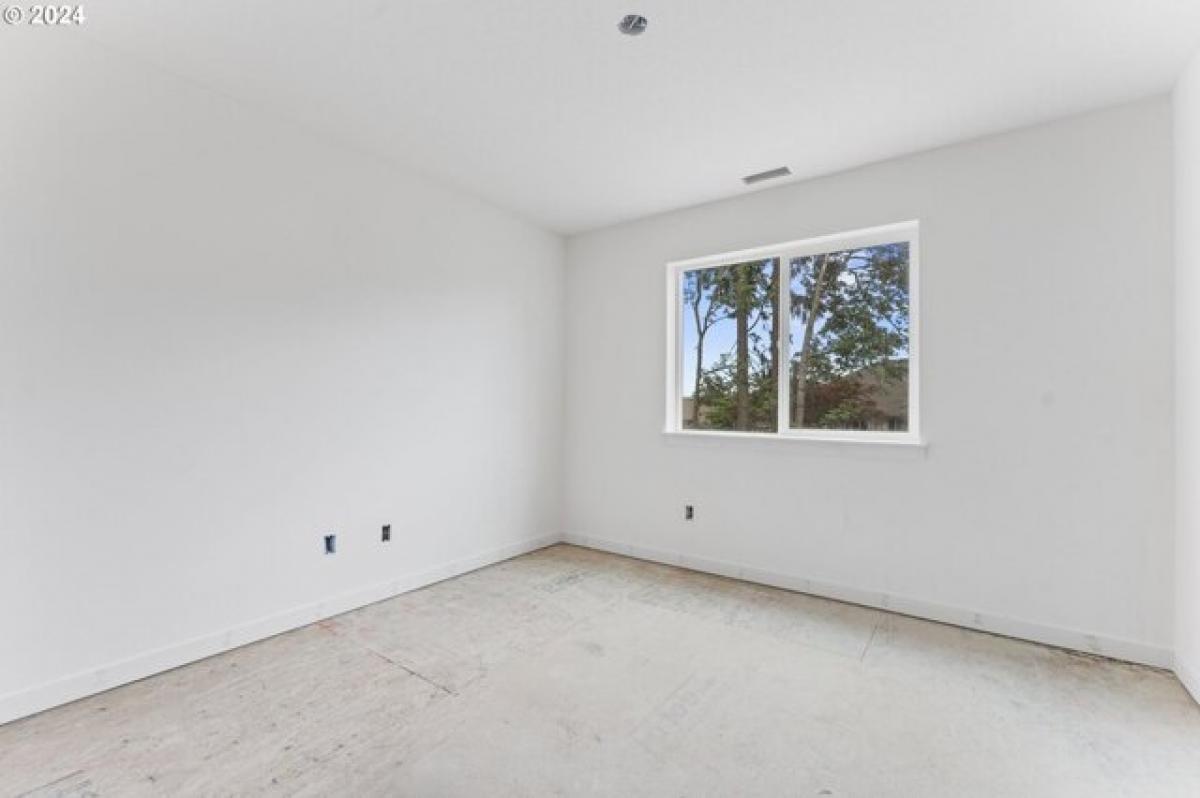 Picture of Home For Sale in Milwaukie, Oregon, United States