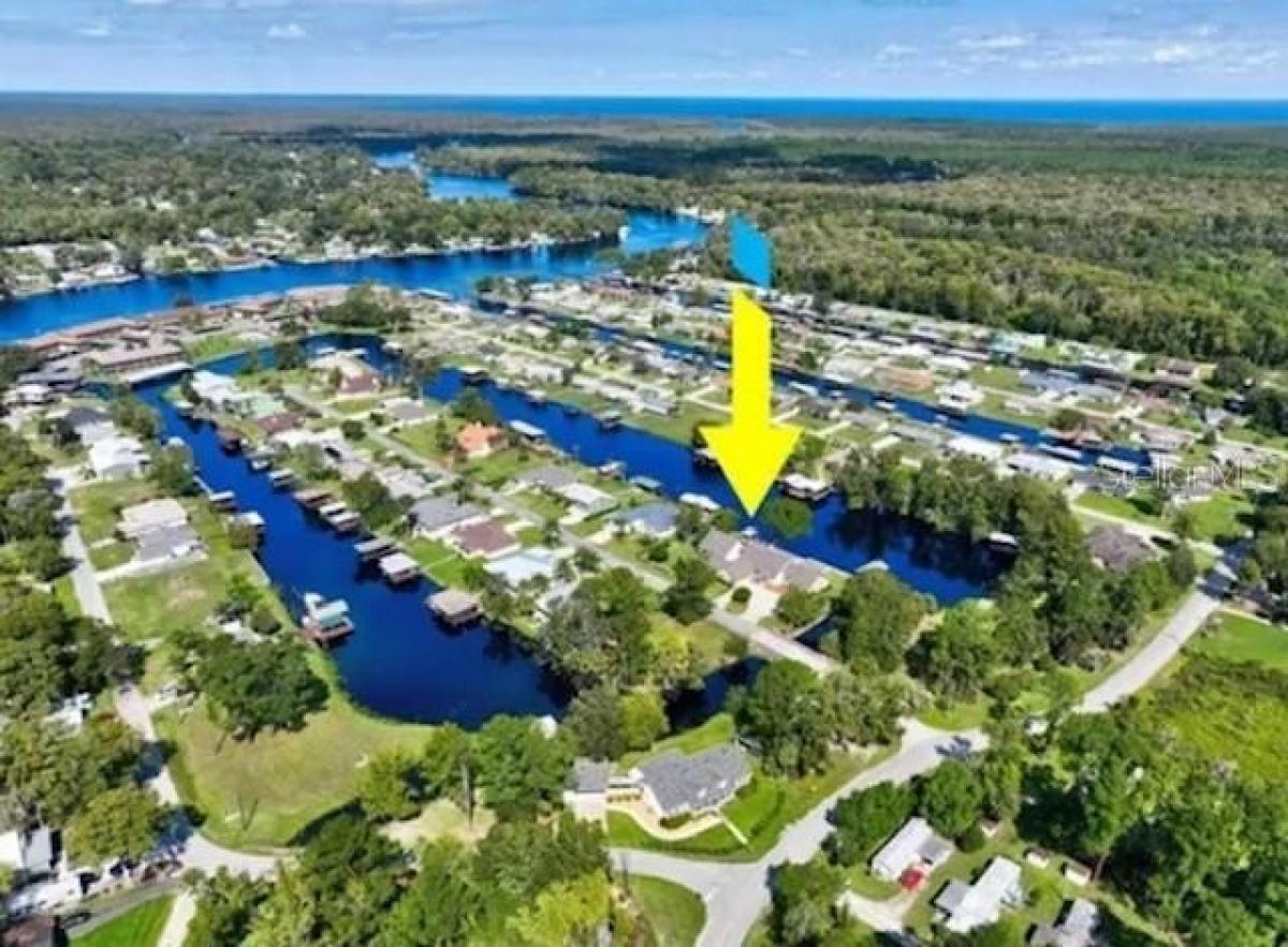 Picture of Home For Sale in Astor, Florida, United States